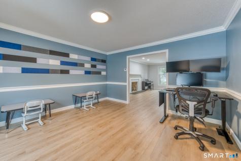 35 High Gate Drive Avon CT 06001