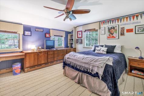 15 Hemlock Hollow Road Woodbridge CT 06525