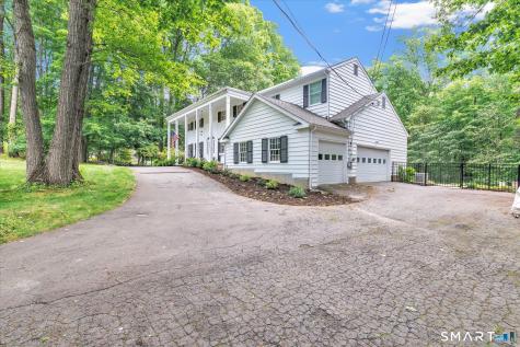 15 Hemlock Hollow Road Woodbridge CT 06525