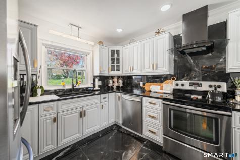 121 Ravencrest Drive Stratford CT 06614