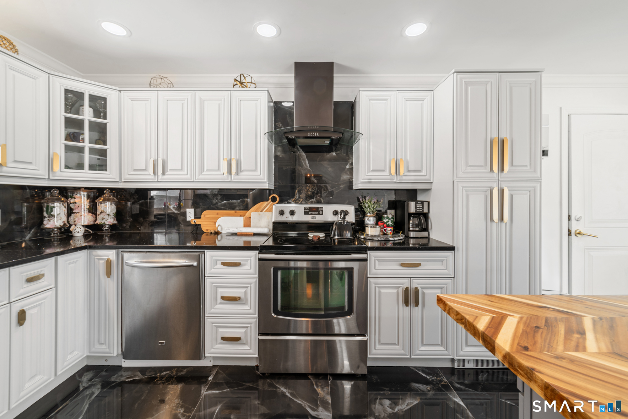 121 Ravencrest Drive Stratford CT 06614