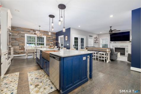 81 Evergreen Crossing New Hartford CT 06057