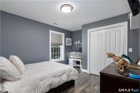 81 Evergreen Crossing New Hartford CT 06057