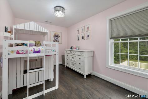 81 Evergreen Crossing New Hartford CT 06057