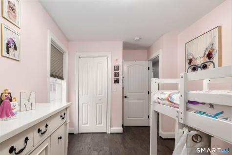 81 Evergreen Crossing New Hartford CT 06057