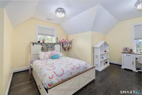 81 Evergreen Crossing New Hartford CT 06057