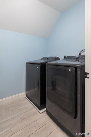 81 Evergreen Crossing New Hartford CT 06057