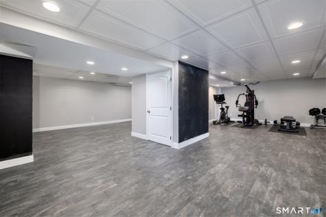 81 Evergreen Crossing New Hartford CT 06057