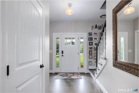 81 Evergreen Crossing New Hartford CT 06057