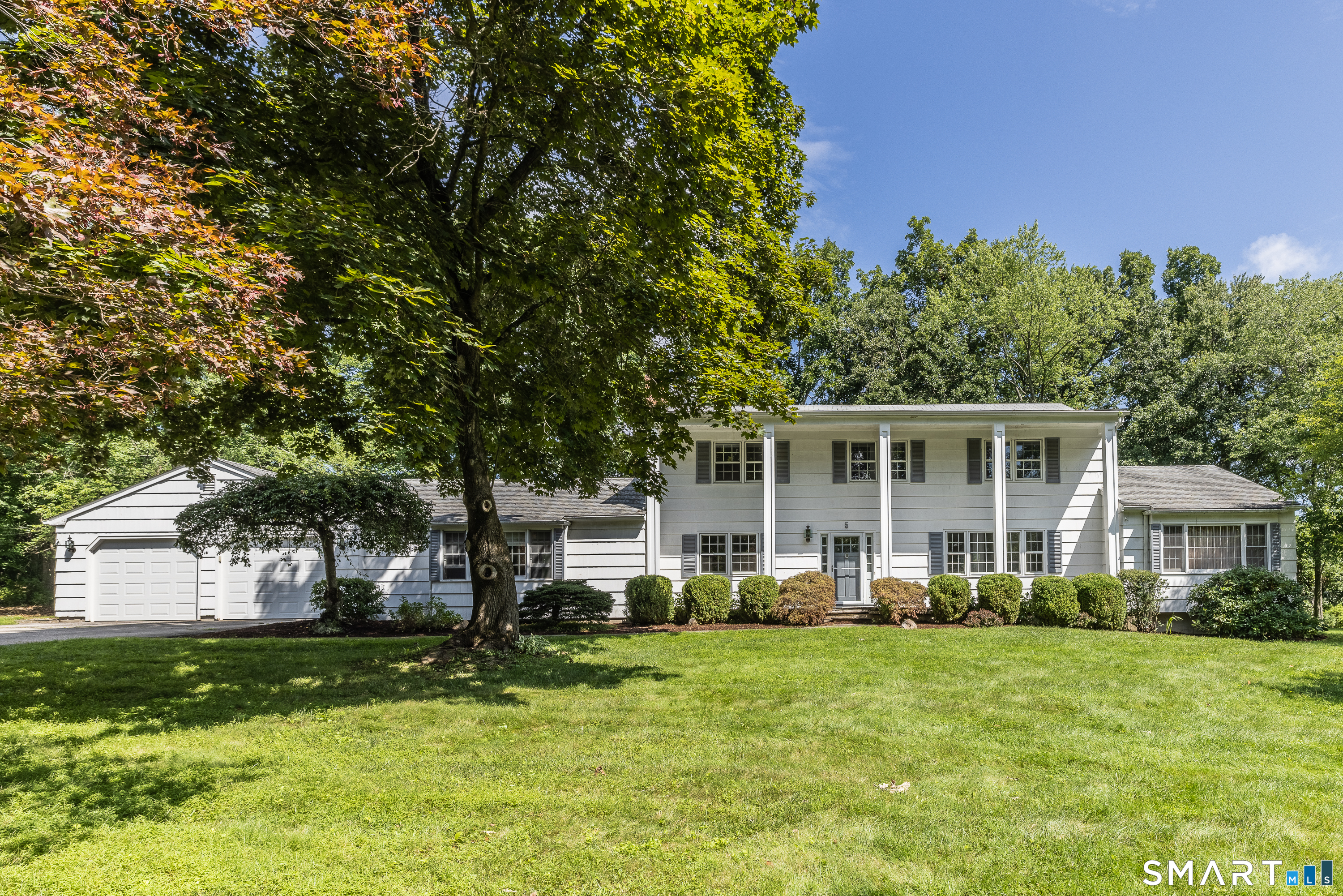 5 Grand Place Newtown CT 06470