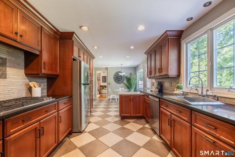5 Grand Place Newtown CT 06470