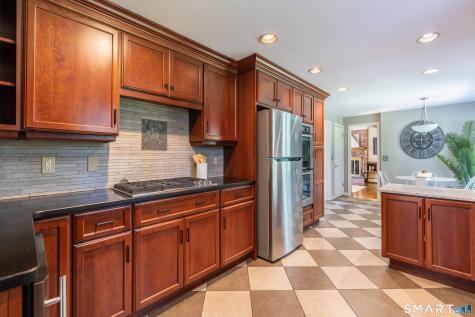 5 Grand Place Newtown CT 06470