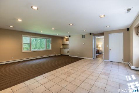 5 Grand Place Newtown CT 06470