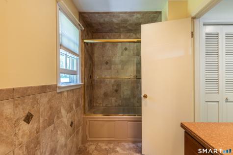 5 Grand Place Newtown CT 06470