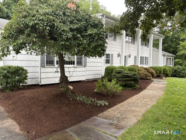 5 Grand Place Newtown CT 06470