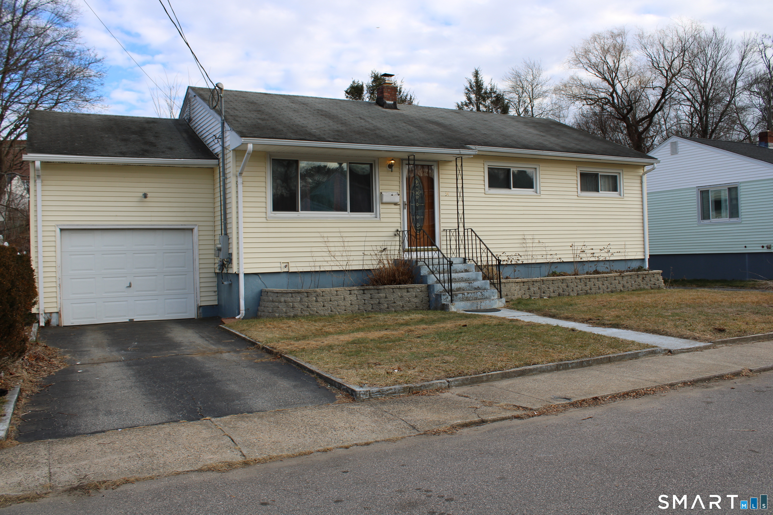 34 Woodrow Avenue Norwich CT 06360