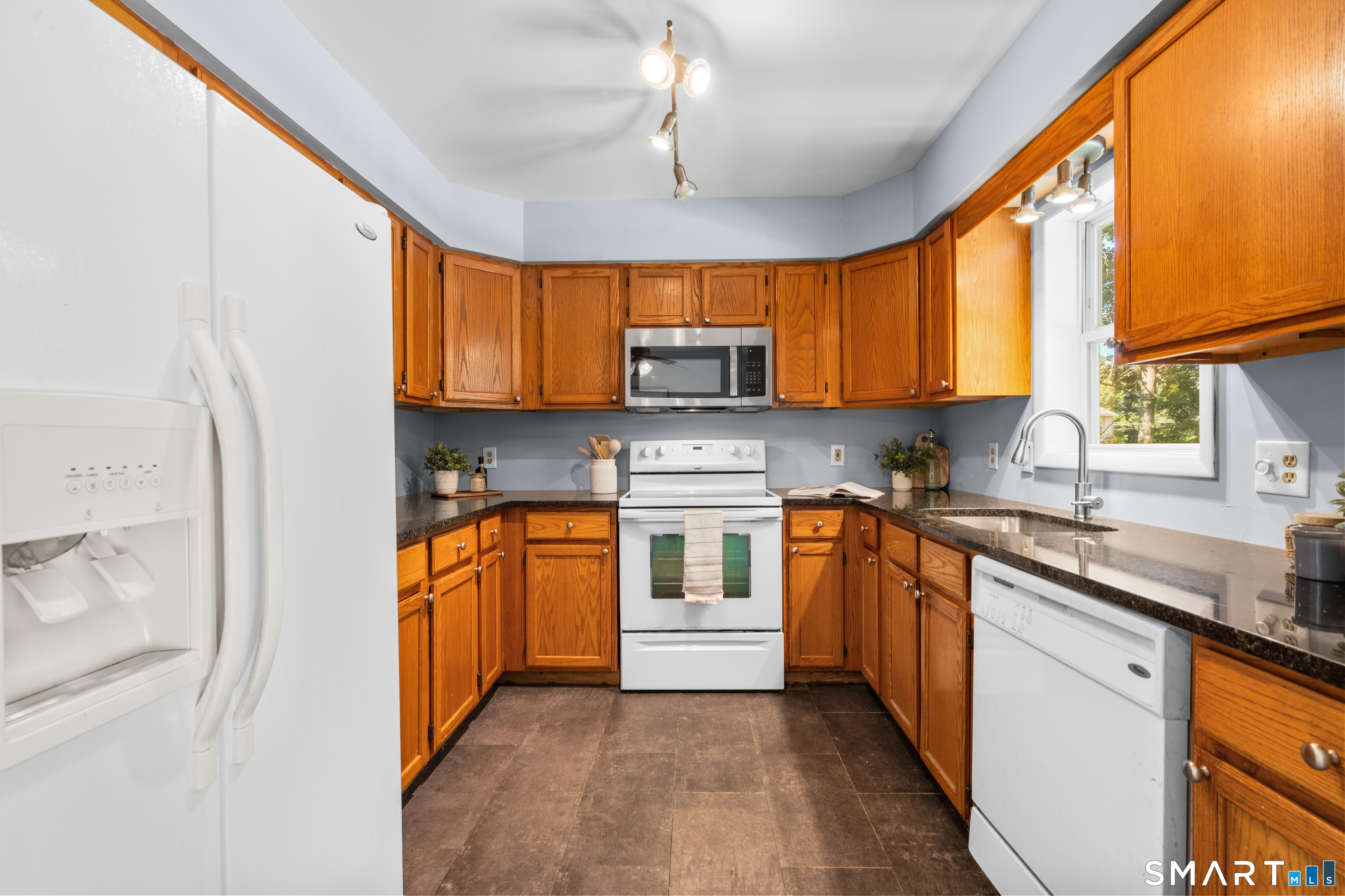 18 Hilltop Drive Ellington CT 06029