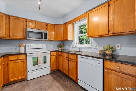 18 Hilltop Drive Ellington CT 06029