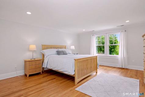 19 Richards Lane New Canaan CT 06840