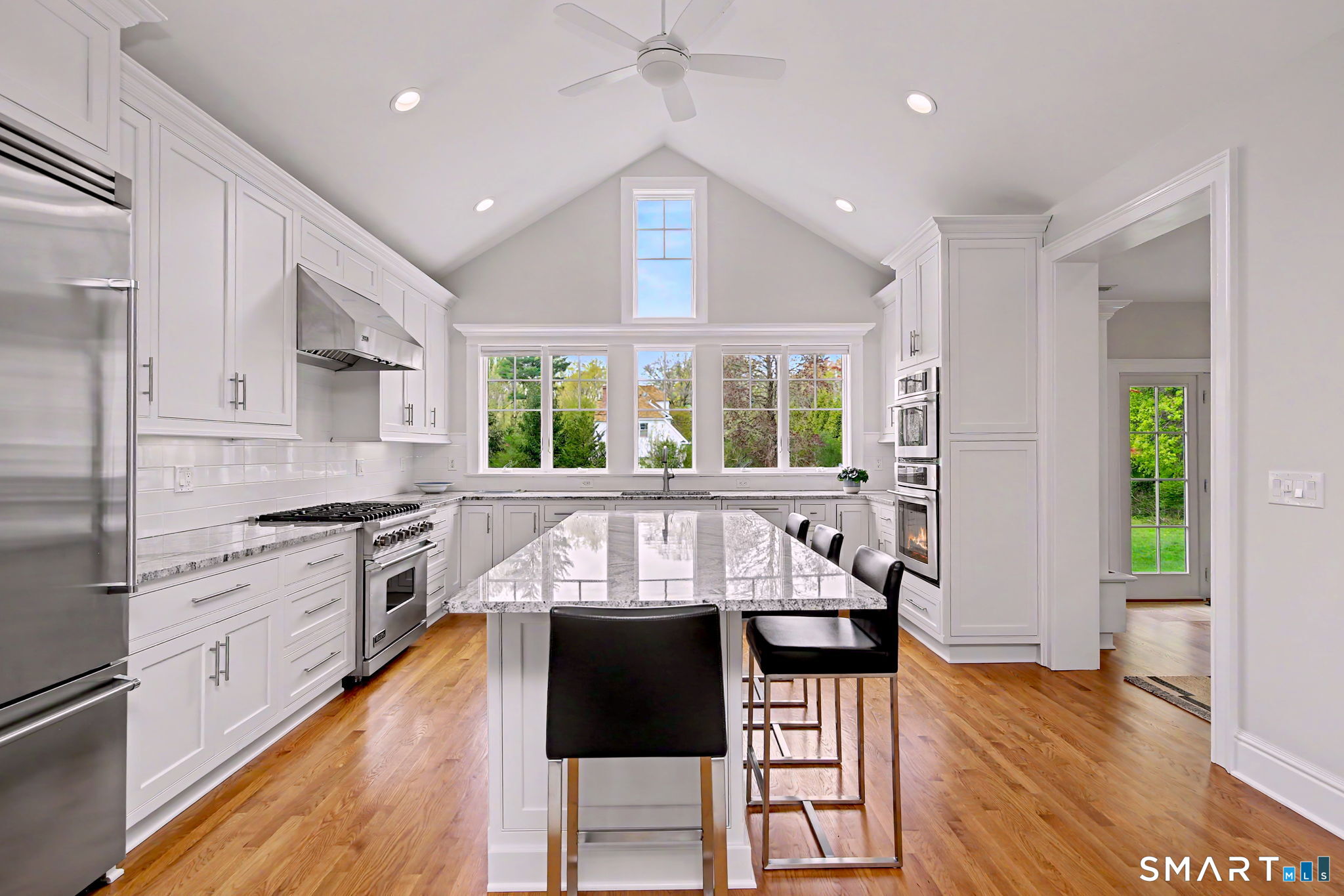 19 Richards Lane New Canaan CT 06840