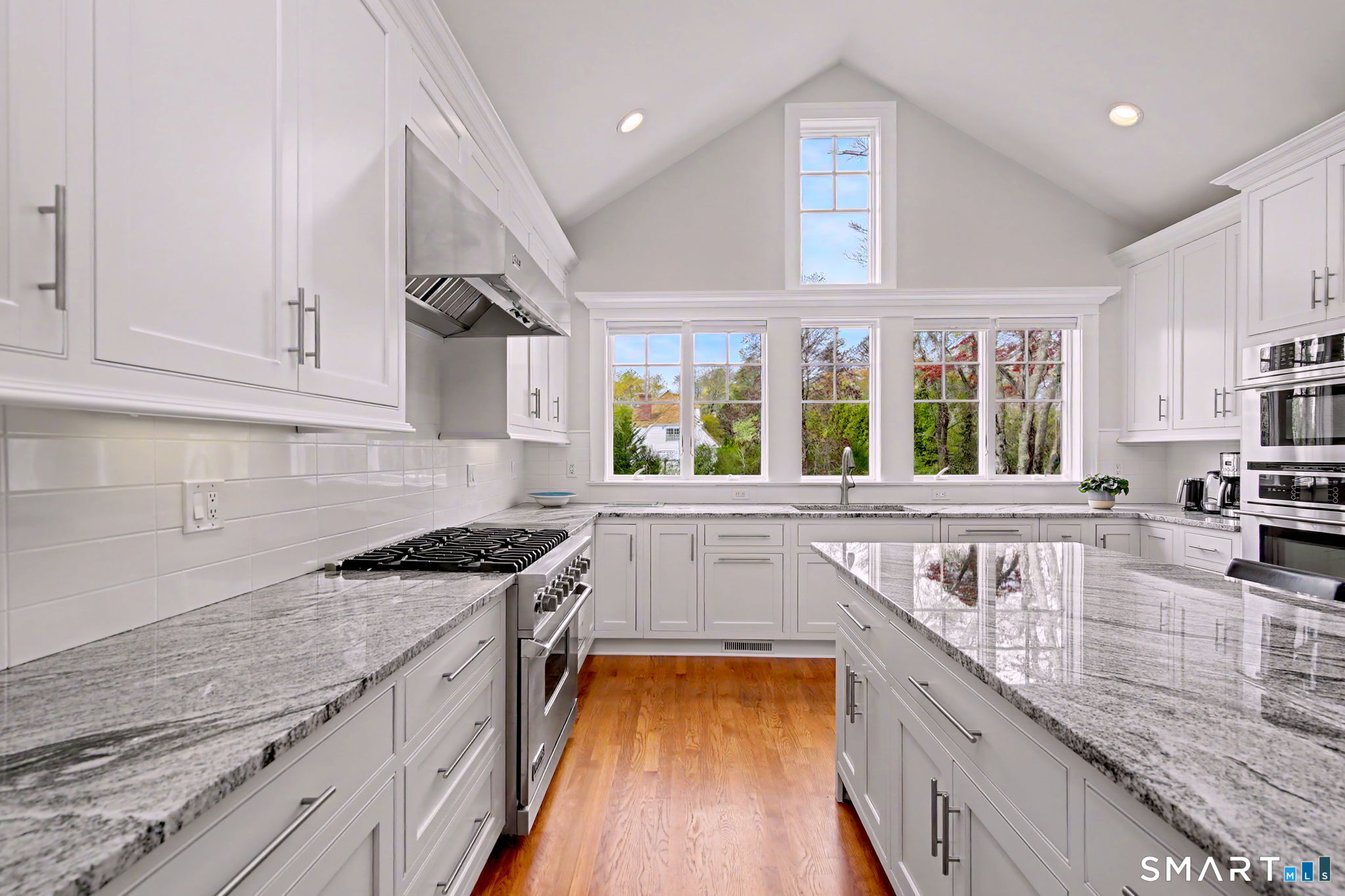 19 Richards Lane New Canaan CT 06840