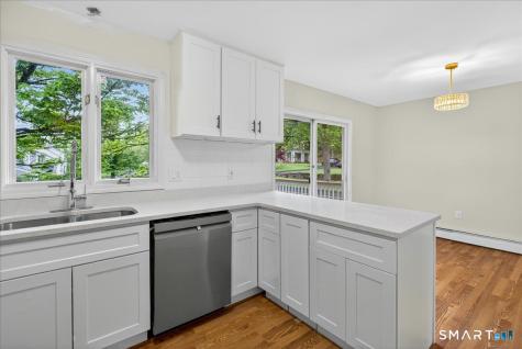 492 Long Hill Road Middletown CT 06457