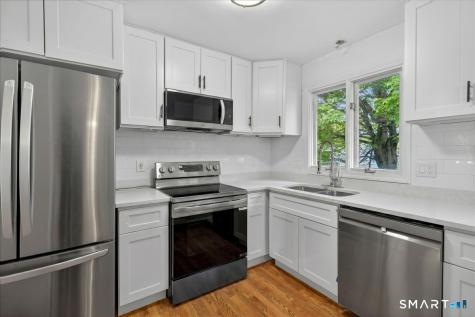 492 Long Hill Road Middletown CT 06457