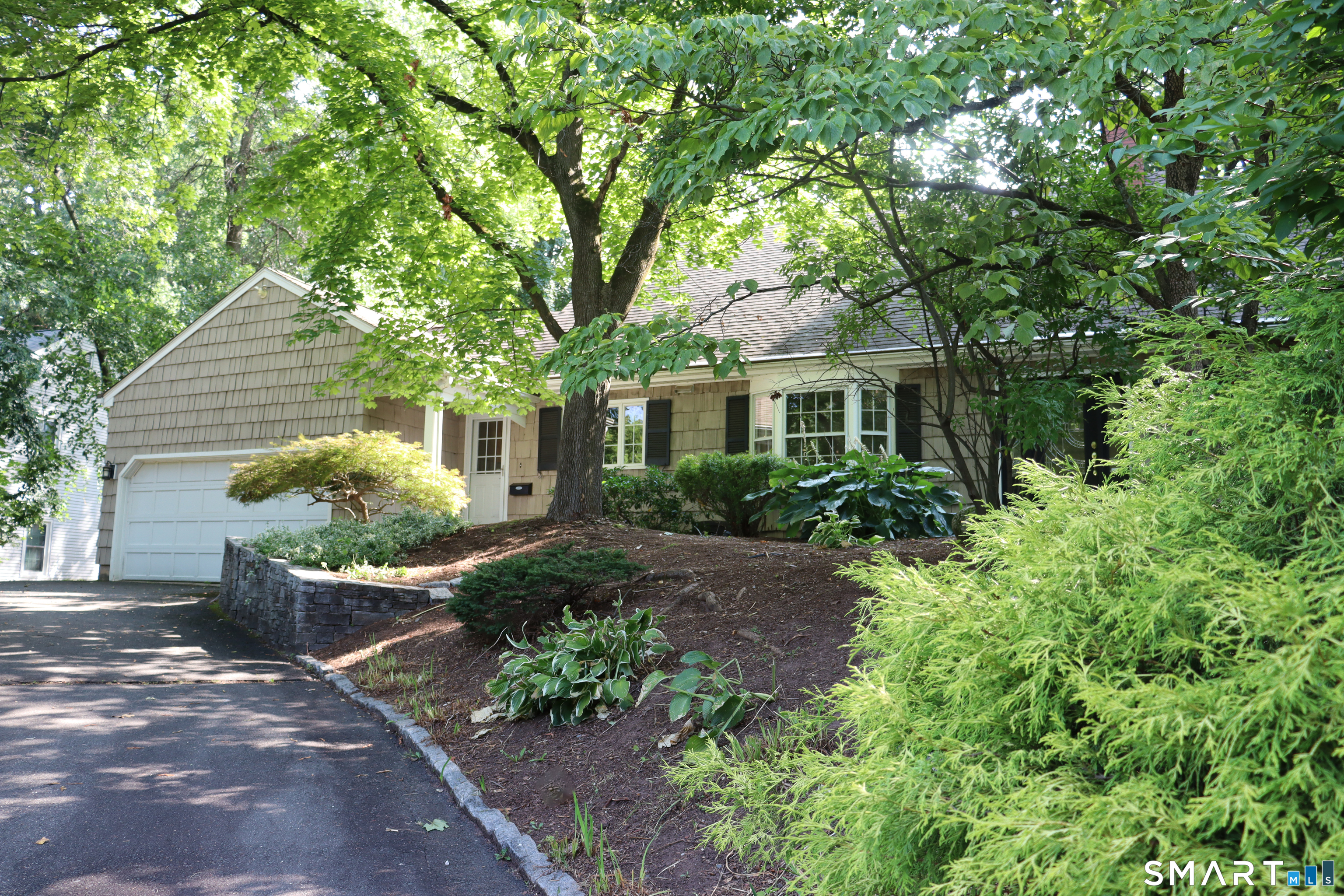 50 Woodridge Circle West Hartford CT 06107