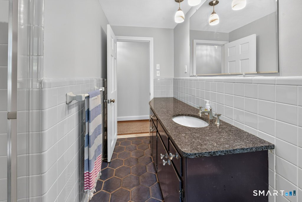 50 Woodridge Circle West Hartford CT 06107