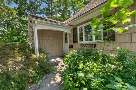 50 Woodridge Circle West Hartford CT 06107