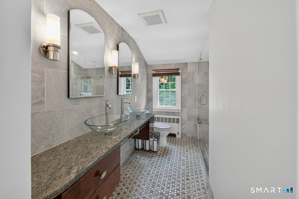 50 Woodridge Circle West Hartford CT 06107