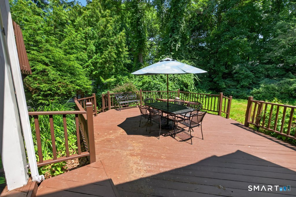 50 Woodridge Circle West Hartford CT 06107