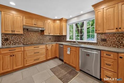 50 Woodridge Circle West Hartford CT 06107