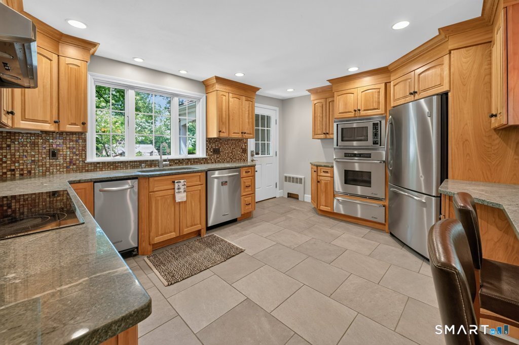 50 Woodridge Circle West Hartford CT 06107