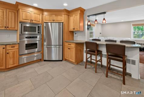 50 Woodridge Circle West Hartford CT 06107