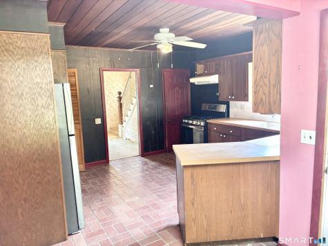 14 Village Street Manchester CT 06040