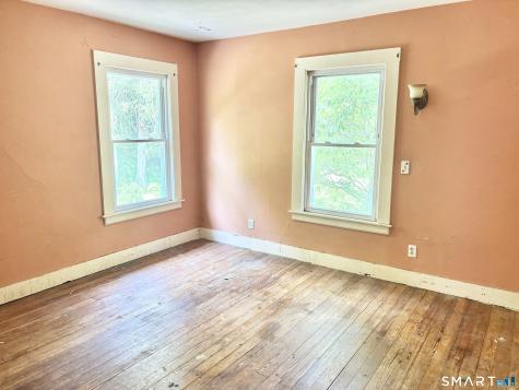 14 Village Street Manchester CT 06040