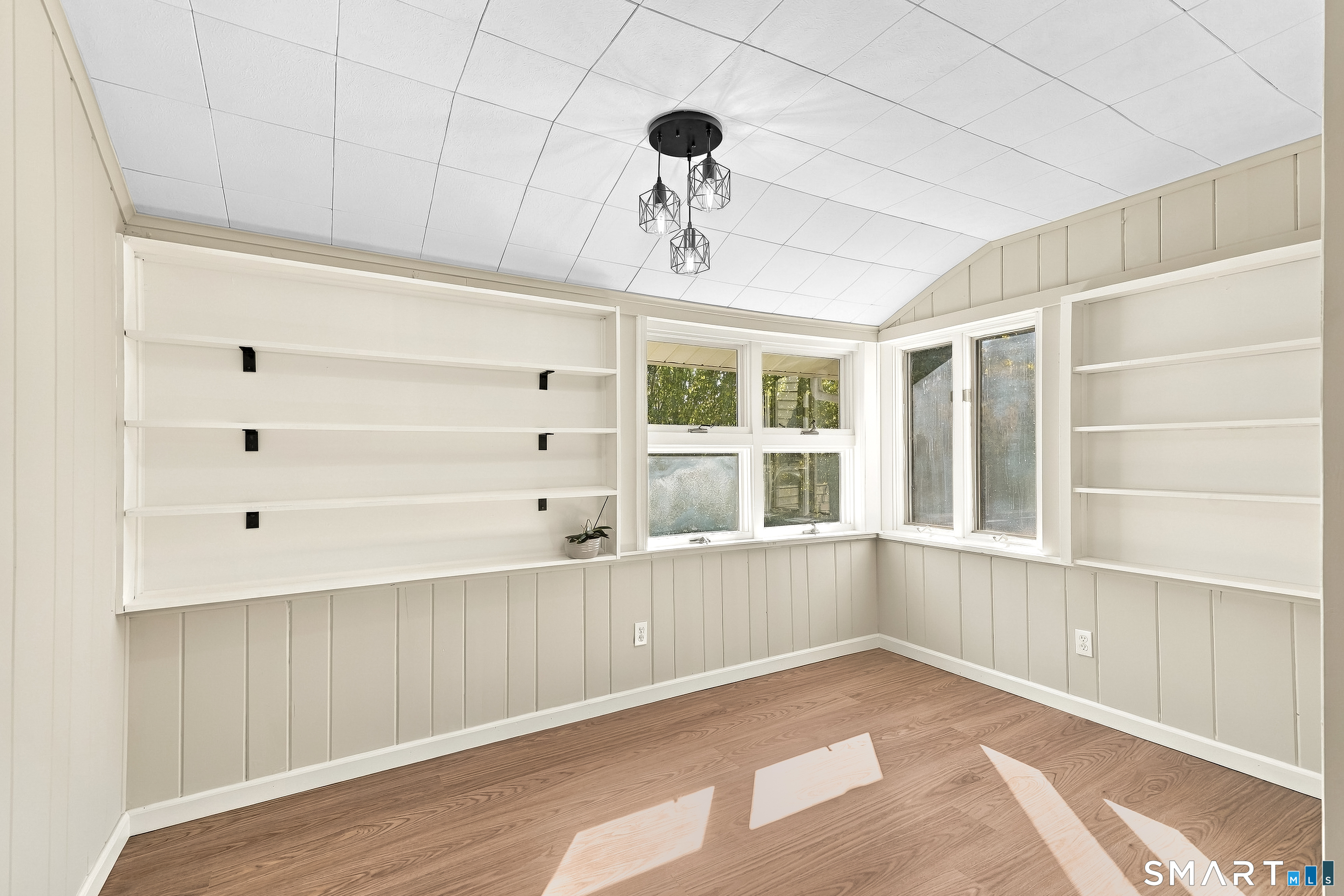 90 Grove Avenue Derby CT 06418