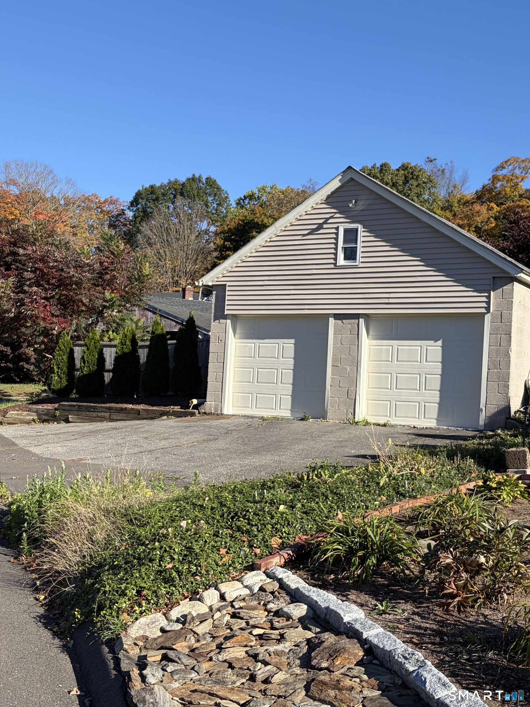 90 Grove Avenue Derby CT 06418