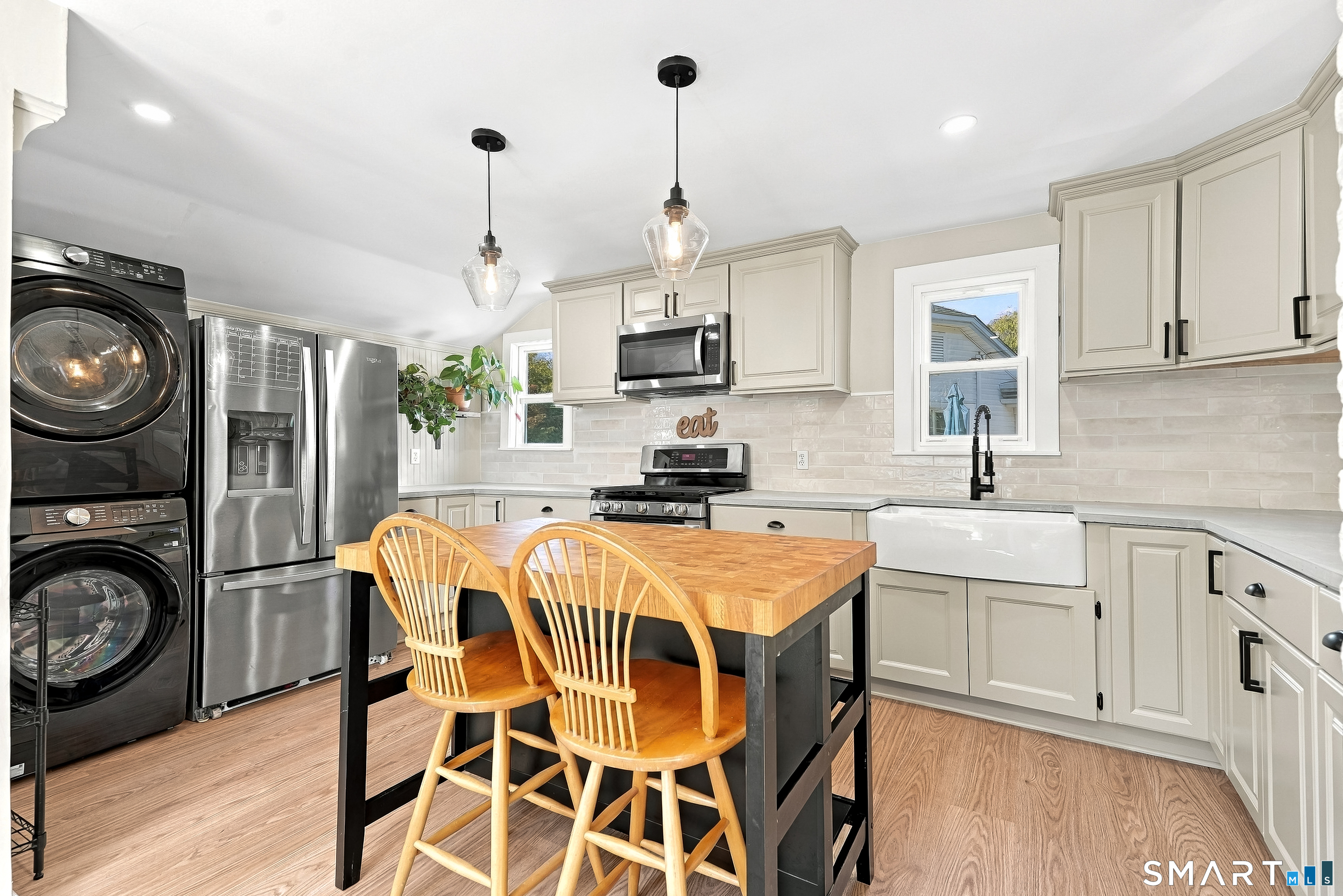 90 Grove Avenue Derby CT 06418