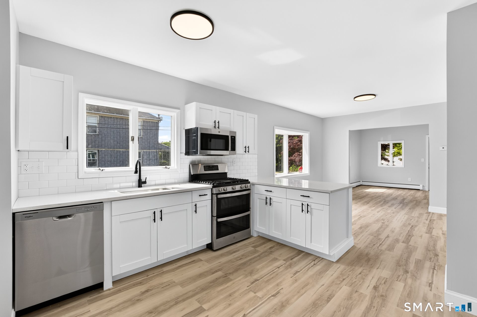 35 Front Avenue West Haven CT 06516