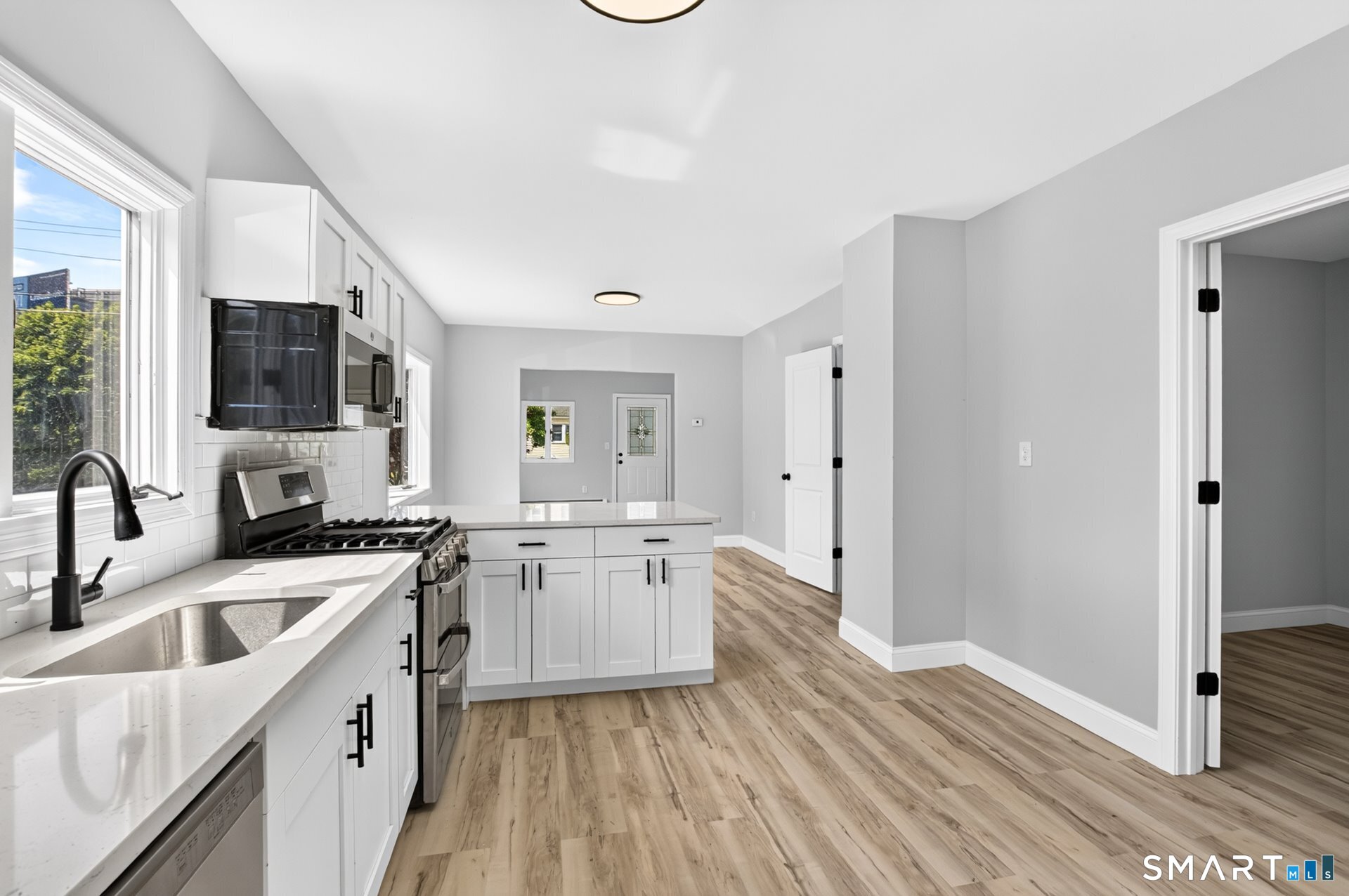 35 Front Avenue West Haven CT 06516