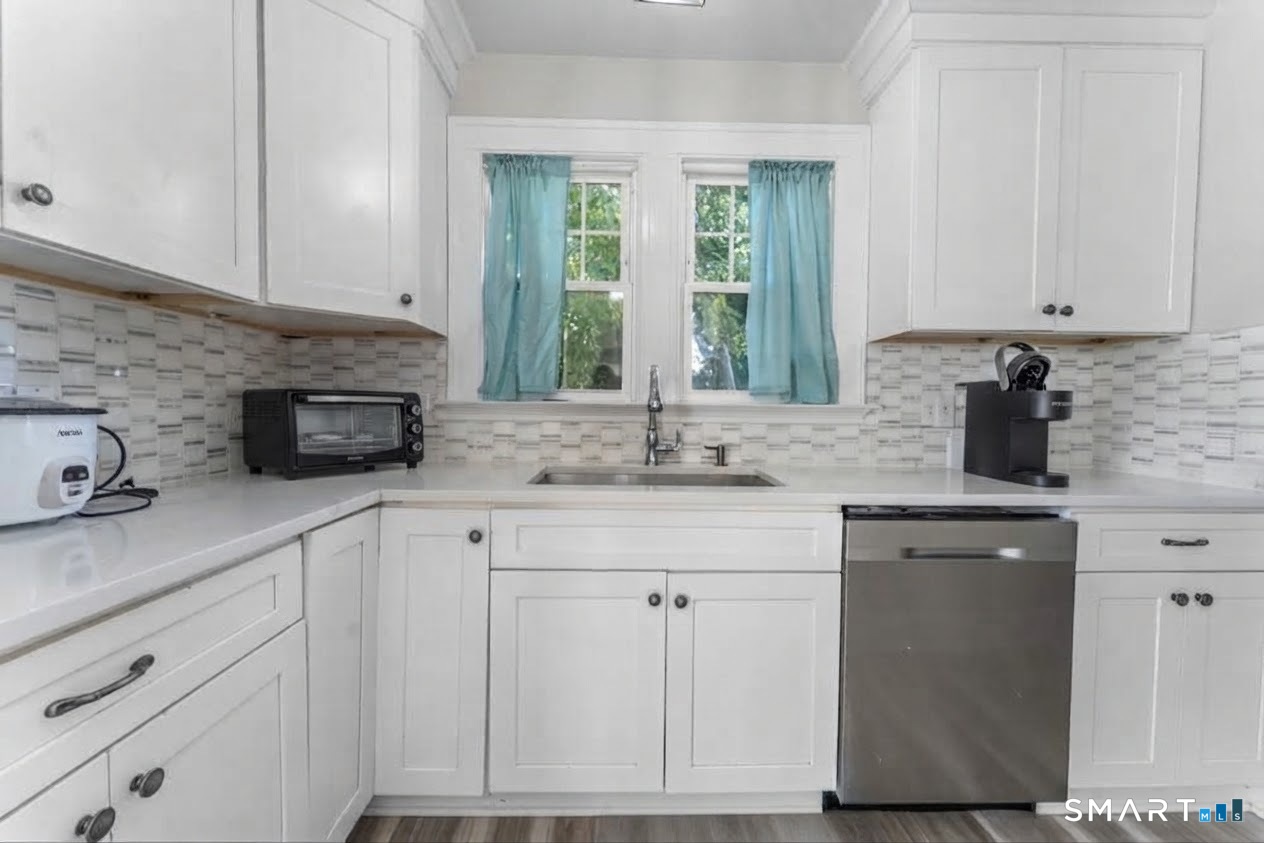 218 Circular Avenue Hamden CT 06514