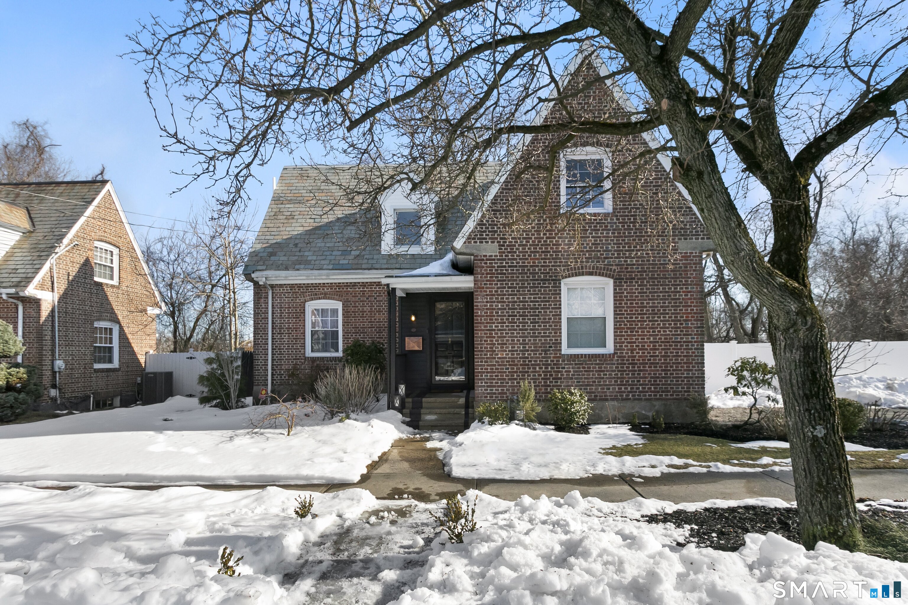 77 Meadowbrook Road Fairfield CT 06824