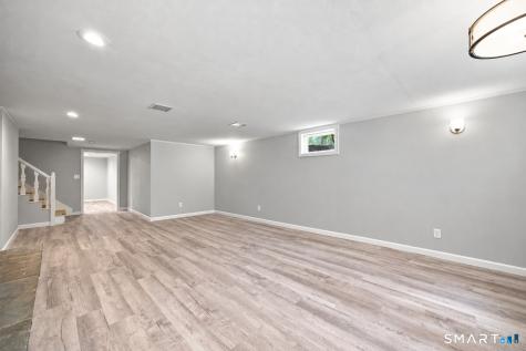 16 Oakhurst Road Simsbury CT 06070