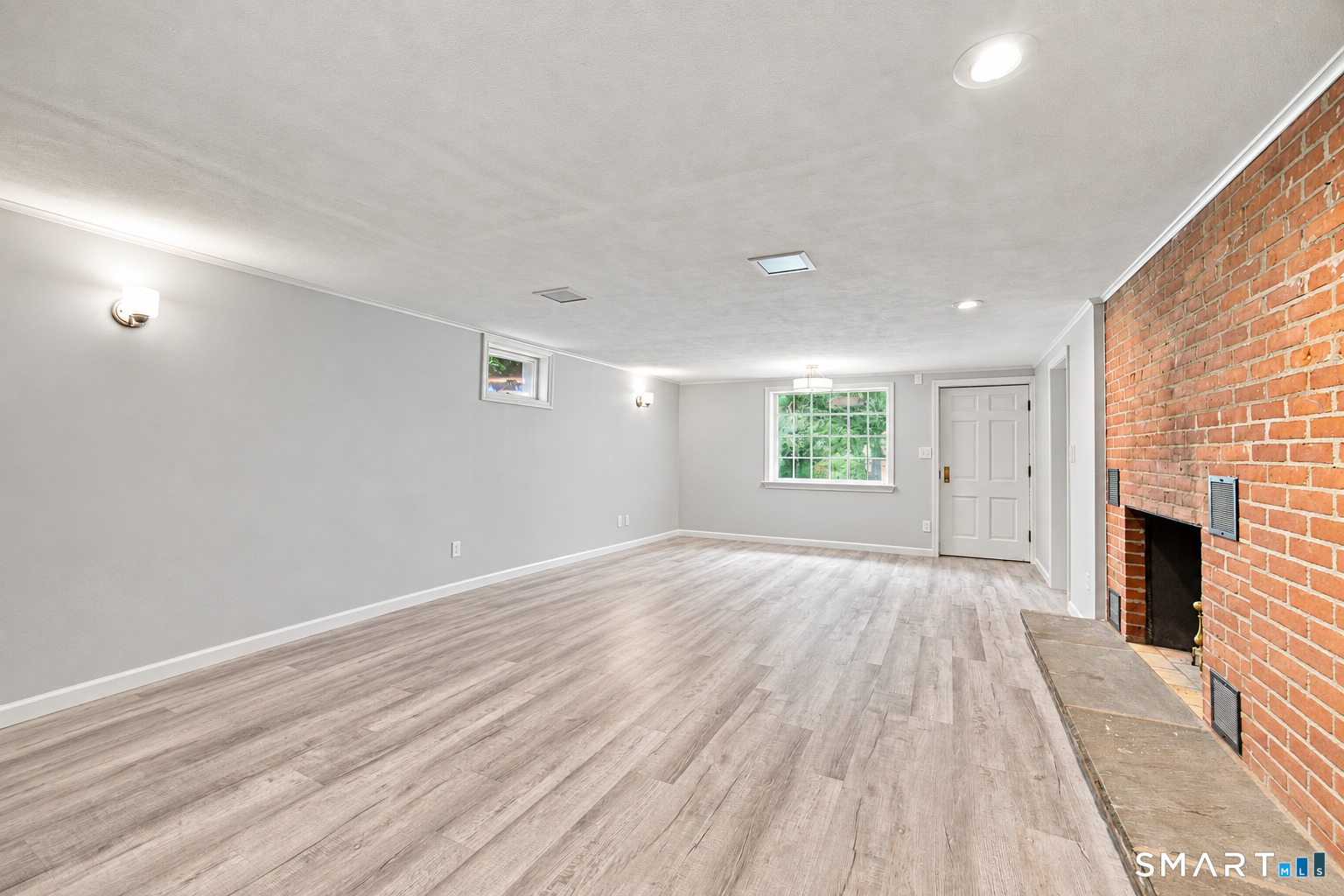 16 Oakhurst Road Simsbury CT 06070