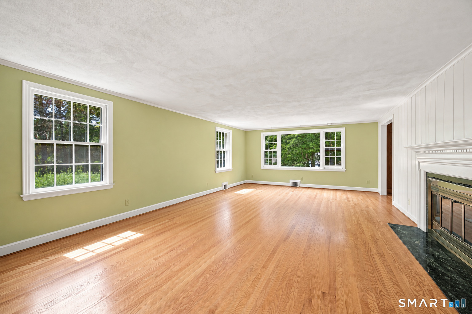 16 Oakhurst Road Simsbury CT 06070