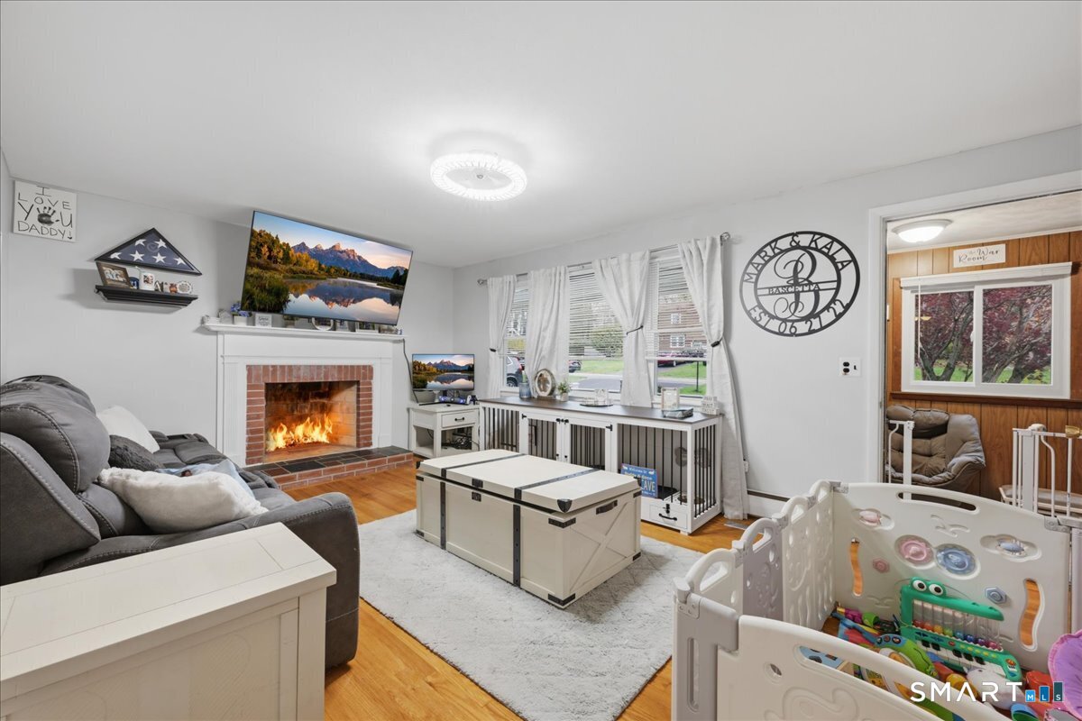 33 Lauren Lane Norwich CT 06360