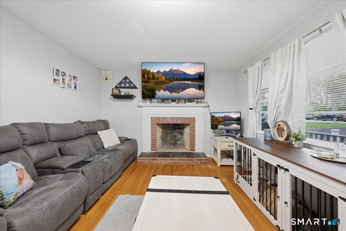 33 Lauren Lane Norwich CT 06360