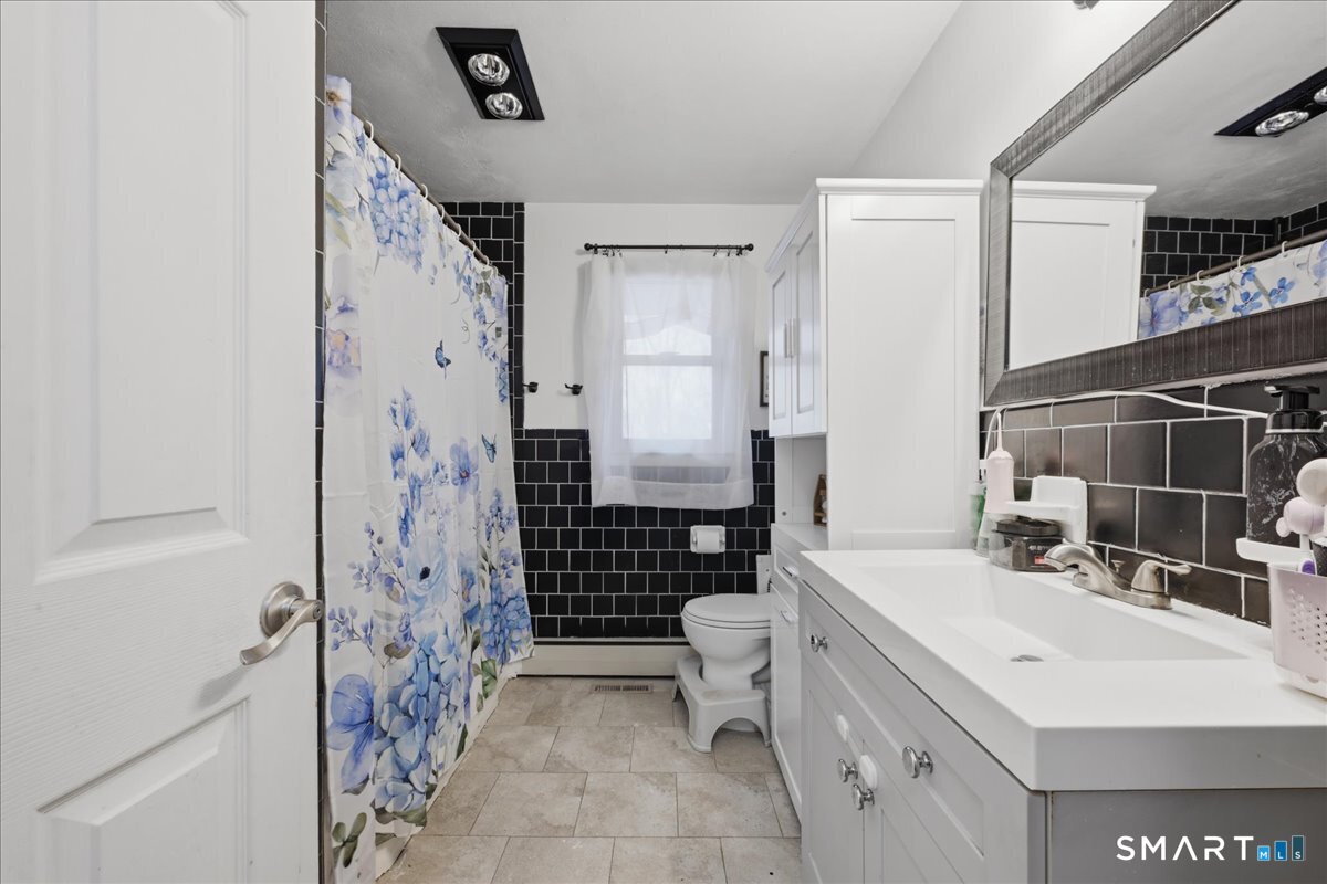 33 Lauren Lane Norwich CT 06360